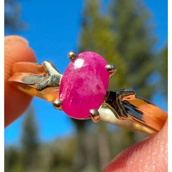 10k Yellow Gold .75ct Ruby Ring Signed Size 7 Signed WM Solitaire - Picture 1 of 9